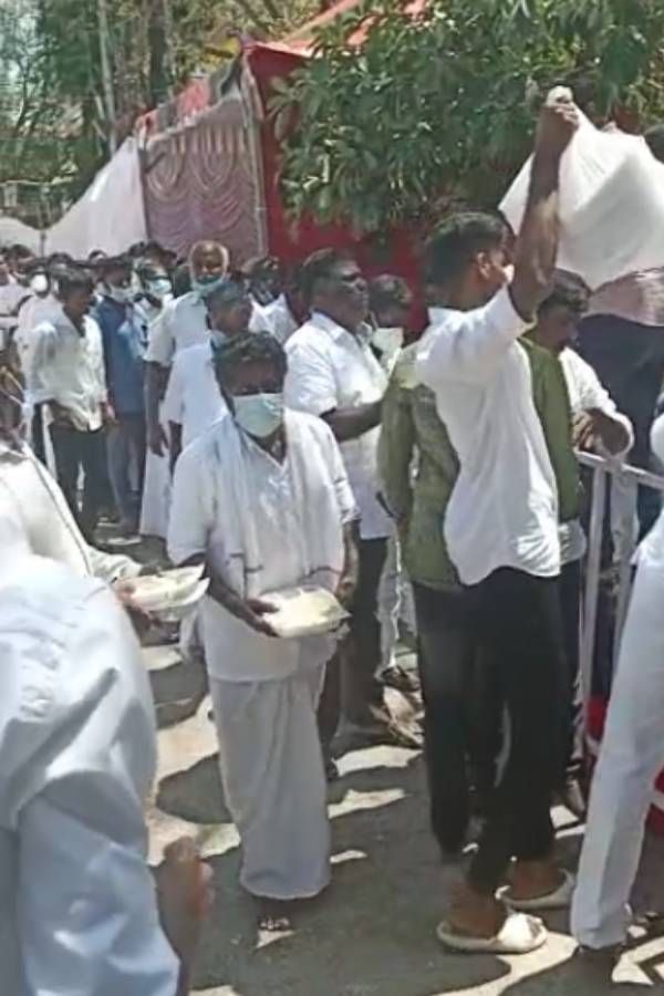 வெஜ் பிரியாணி, நான் வெஜ் பிரியாணி 