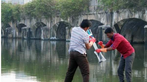 விளம்பர தூண்களான மேம்பால தூண்கள் 