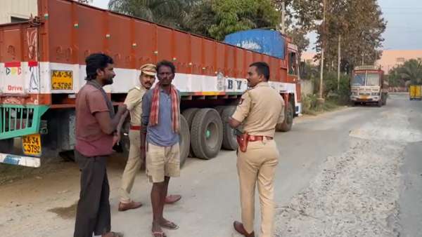 இரவு நேர ரோந்தில் பிடிபட்ட கும்பல் 