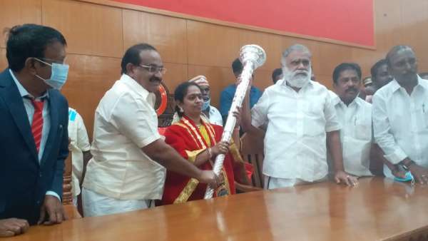 பலத்த எதிர்பார்ப்பு பலத்த எதிர்பார்ப்பு