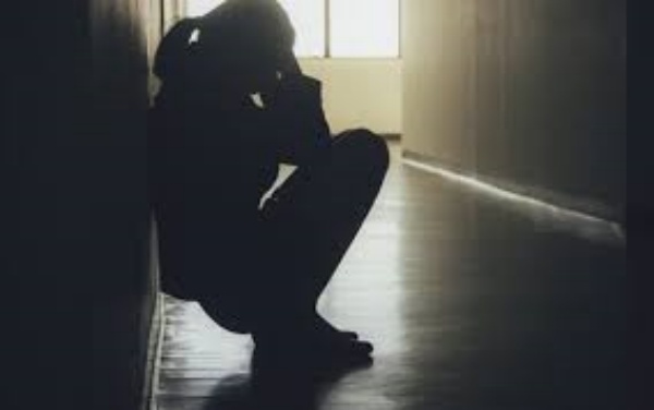 மாணவிக்கு மன அழுத்தம் 