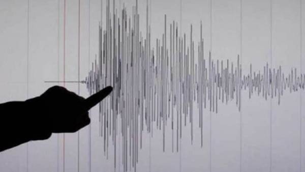  நிலநடுக்க மையம் 