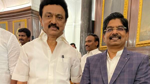 பாதுகாப்பு துறை அமைச்சர் 