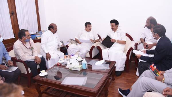 நிதின் கட்கரியுடன் சந்திப்பு 