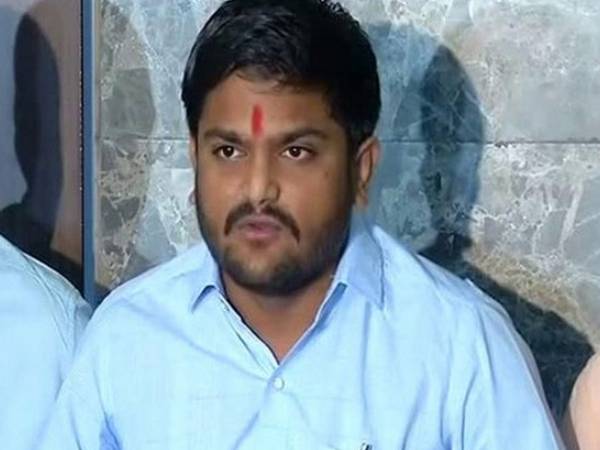 ஹர்திக் படேல் 