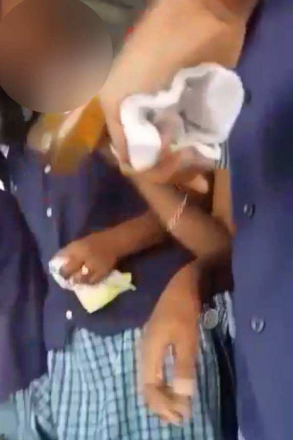 மாணவிகள் - பீர் மாணவிகள் - பீர்