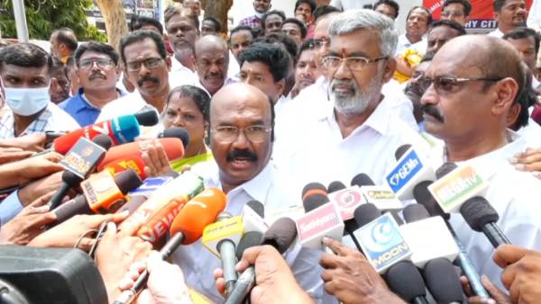  போலீஸ் அராஜகம்