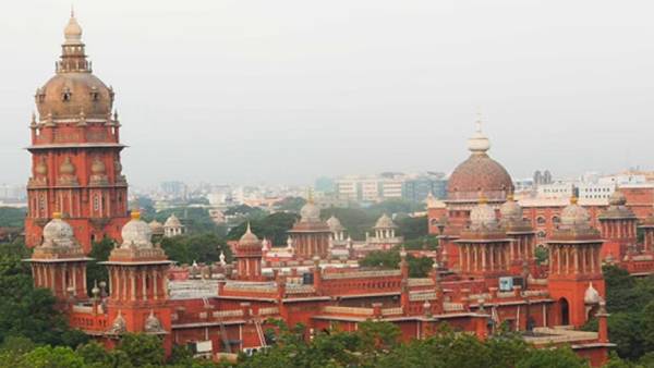 நீதிமன்றத்தில் வழக்கு 