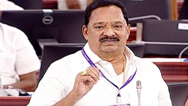  பேச்சை நிறுத்திய அமைச்சர் 