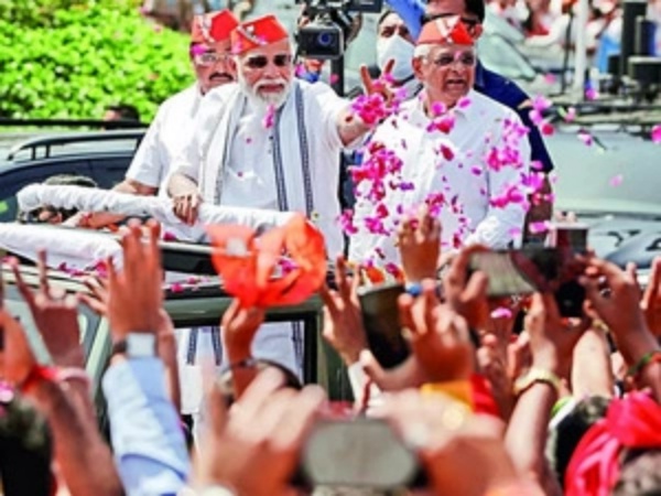 மோடிக்கு வரவேற்பு