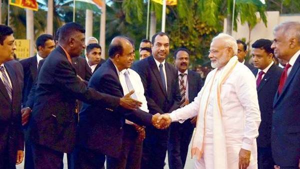 கை கொடுக்கும் இந்தியா 