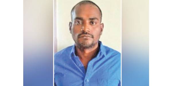 போலீசில் சிக்காத நீராவி முருகன் 