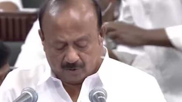 அமைச்சர் பேச்சால் அவையில் சிரிப்பலை அமைச்சர் பேச்சால் அவையில் சிரிப்பலை