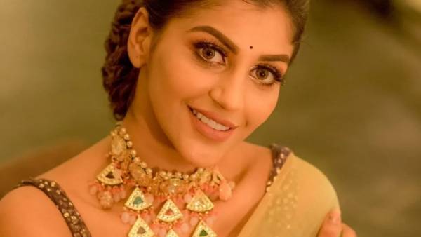 ரசிகர்களின் கேள்விகளுக்கு யாஷிகா பதில் 