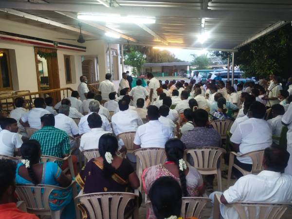  அதிமுக நிர்வாகிகள்