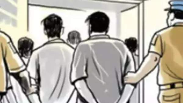 அதிரடி கைது அதிரடி கைது