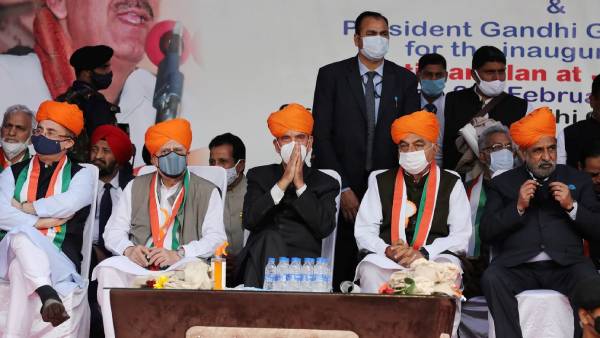  மூத்த தலைவர்கள் அதிருப்தி