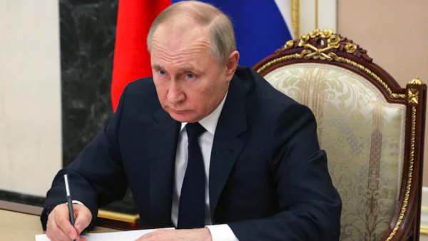 போர் குற்றவாளி புதின் 