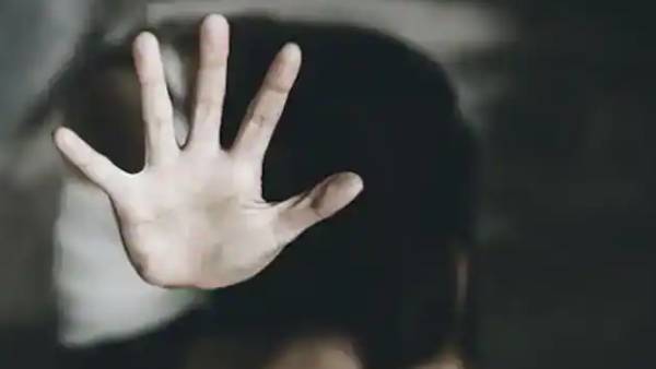  பட்டியலின பெண்