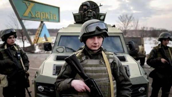 வீடுகளுக்குள் ரஷ்ய வீரர்கள் வீடுகளுக்குள் ரஷ்ய வீரர்கள்