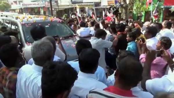 தொண்டர்கள் 