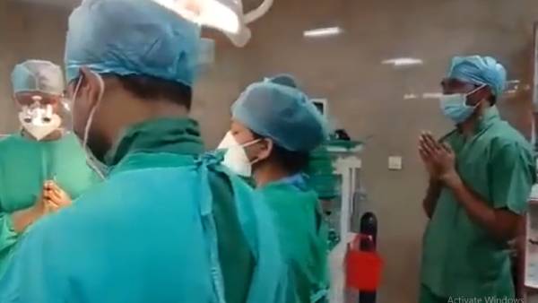 அறுவை சிகிச்சையில்... 