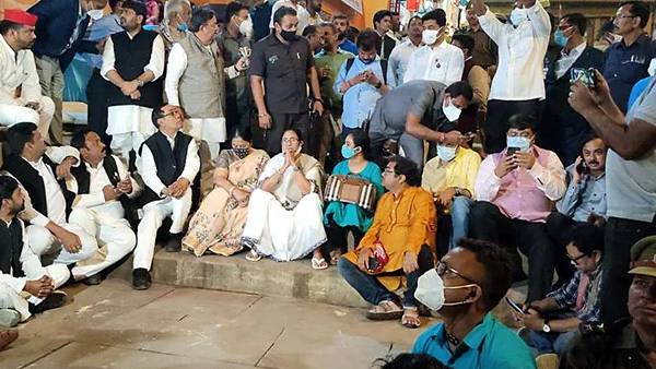 சமாஜ்வாதி சமாஜ்வாதி