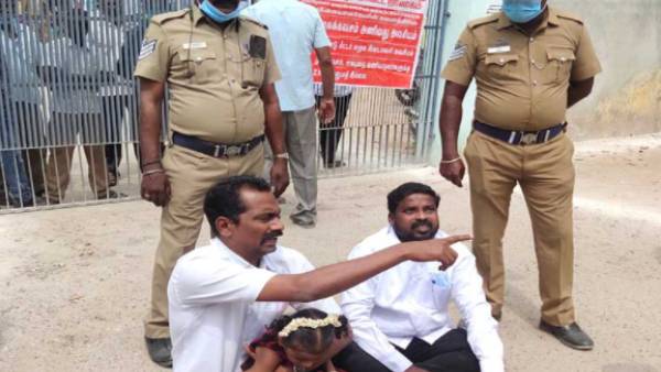 பேரூராட்சி அலுவலகத்தில் தர்ணா 