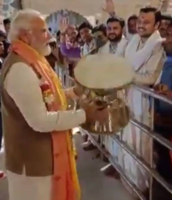 உடுக்கை அடித்த பிரதமர் 