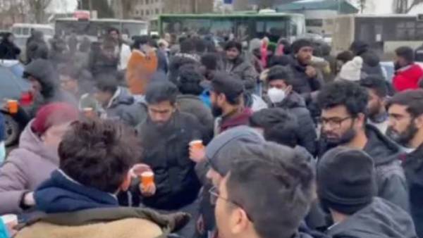  சிக்கிய இந்தியர்கள்