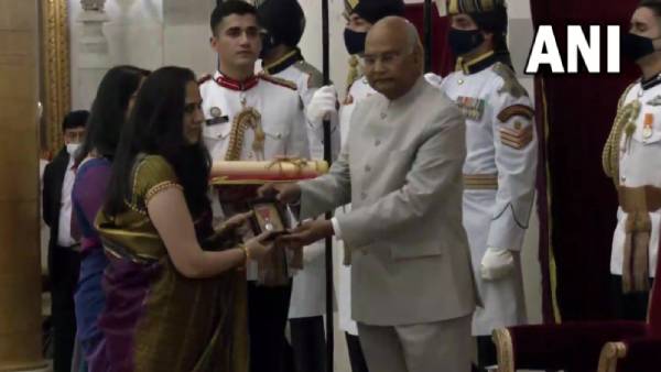 விருது வழங்கும் விழா 