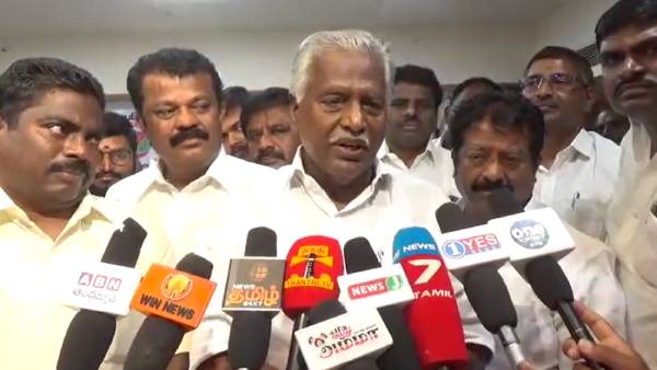 அதிகாரிகள் 