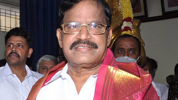 அரசியலில் கொடிகட்டிப் பறந்த துரைசாமி 