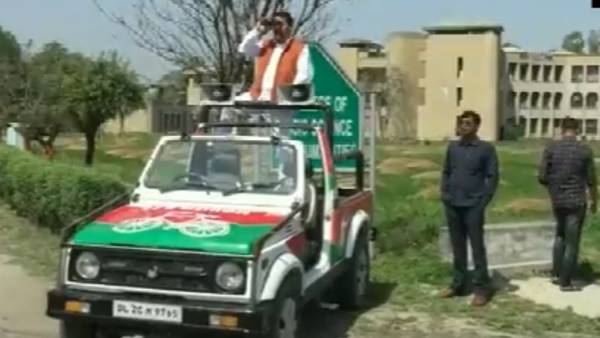 வாக்குப் பதிவு இயந்திர புகார்கள் 