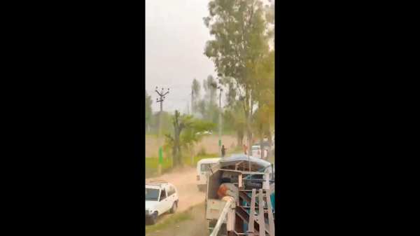 மைதானத்தில் துப்பாக்கிச் சூடு