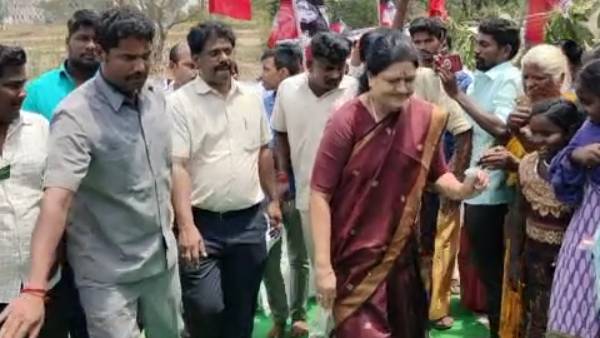  சசிகலா மீது தினகரன் அதிருப்தி 