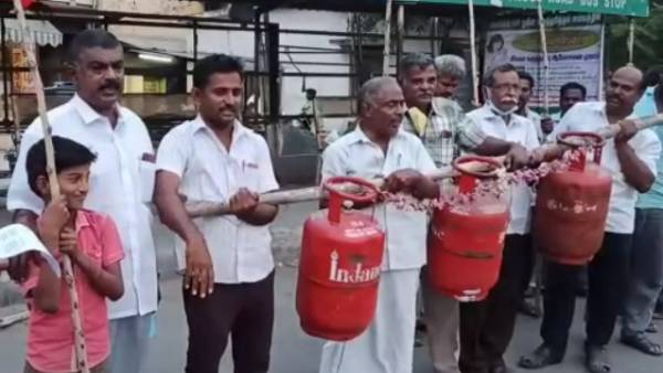  தொடர்ந்து உயர்த்தப்படும் கேஸ் சிலிண்டர் விலை 