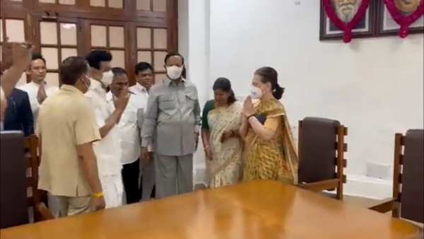  சோனியாவுடன் சந்திப்பு 