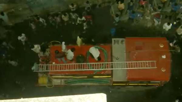 15 மணி நேரம் கழித்து தீ அணைப்பு 15 மணி நேரம் கழித்து தீ அணைப்பு