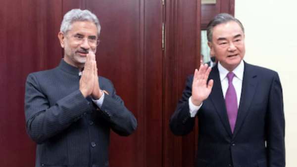 பிரச்சனை குறித்து பேச... 