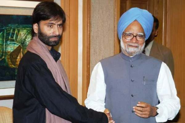 யாசீன் மாலிக்கை மன்மோகன் சிங் சந்தித்தது ஏன்? 