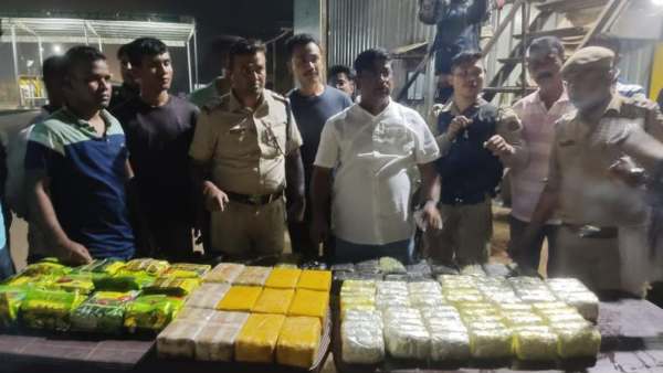 அசாம் போலீஸ் அசாம் போலீஸ்