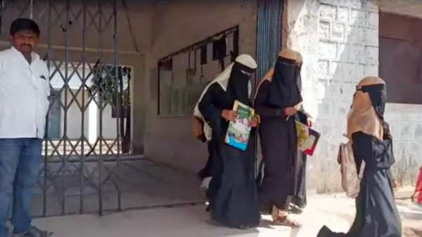 பொதுத்தேர்வில் தேர்ச்சி பெறுவதில் சிக்கல் பொதுத்தேர்வில் தேர்ச்சி பெறுவதில் சிக்கல்