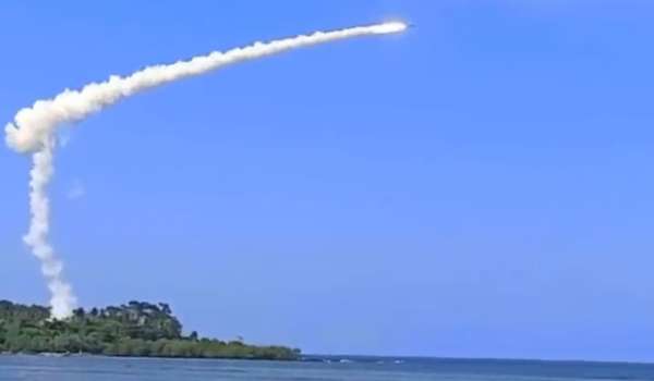 தவறுதலாக ஏவியது 