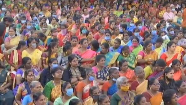 மகிழ்ச்சி தெரிகிறது மகிழ்ச்சி தெரிகிறது