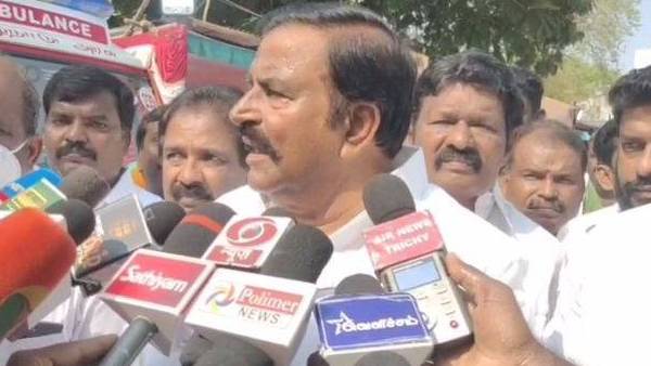 கொச்சைப்படுத்துகின்றனர் கொச்சைப்படுத்துகின்றனர்