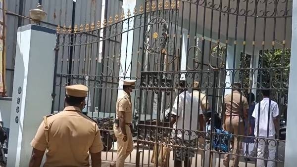 தாயார் கண்ணீர் 