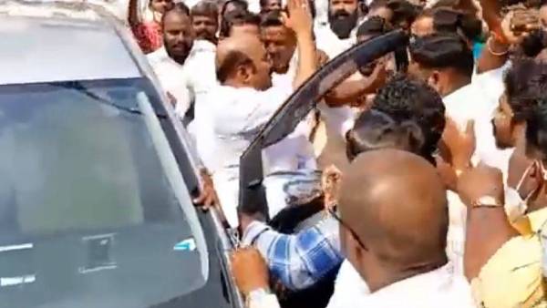  சம்பளப் பிரச்சனை