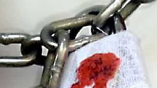 ரெஸ்டாரண்ட்டுக்கு பூட்டு 