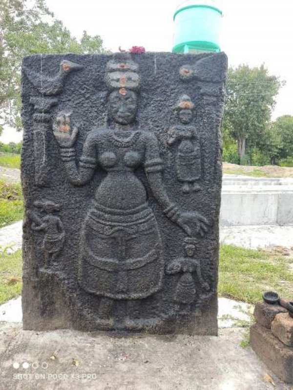 வலது கரம் வலது கரம்